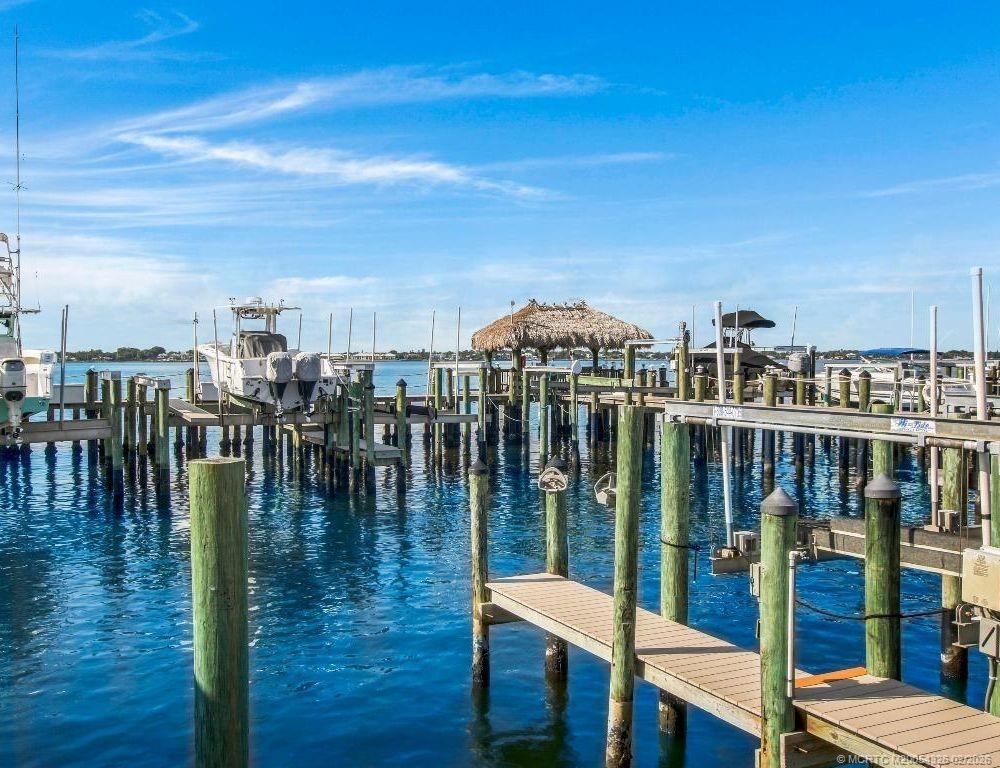 1600 NE Dixie Highway 4-206