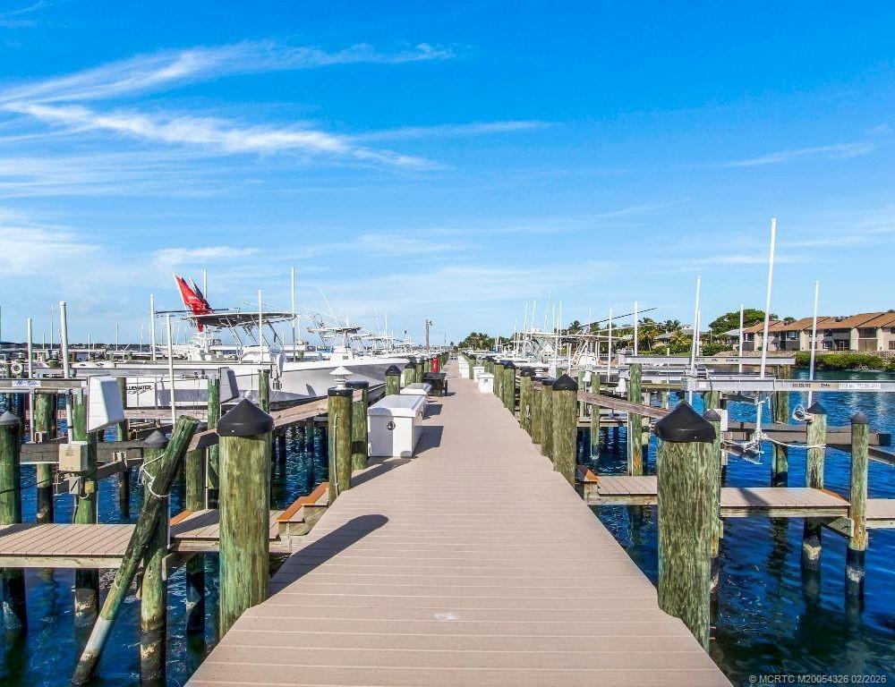 1600 NE Dixie Highway 4-206