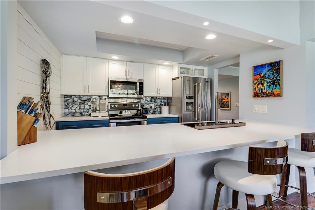 1600 NE Dixie Highway 4-206