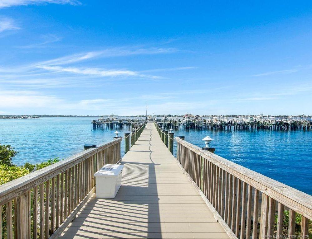 1600 NE Dixie Highway 4-206