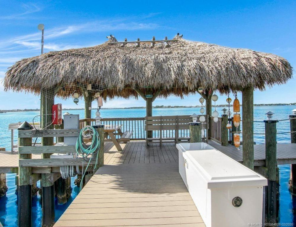 1600 NE Dixie Highway 4-206