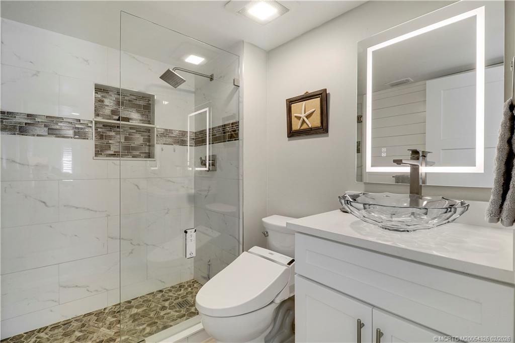 1600 NE Dixie Highway 4-206