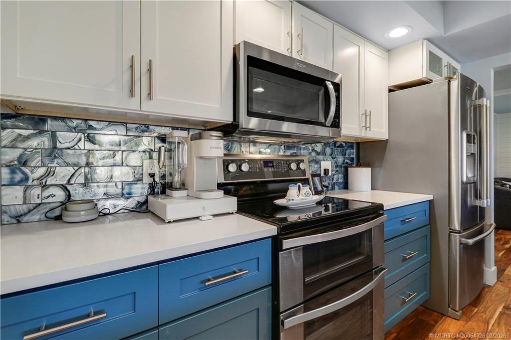 1600 NE Dixie Highway 4-206