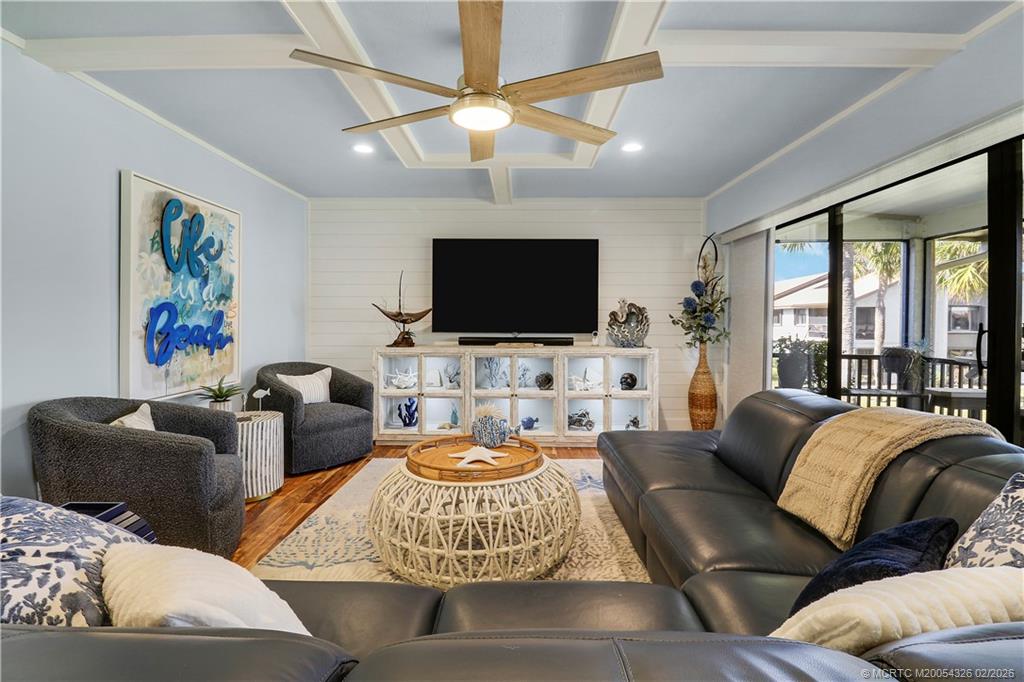 1600 NE Dixie Highway 4-206