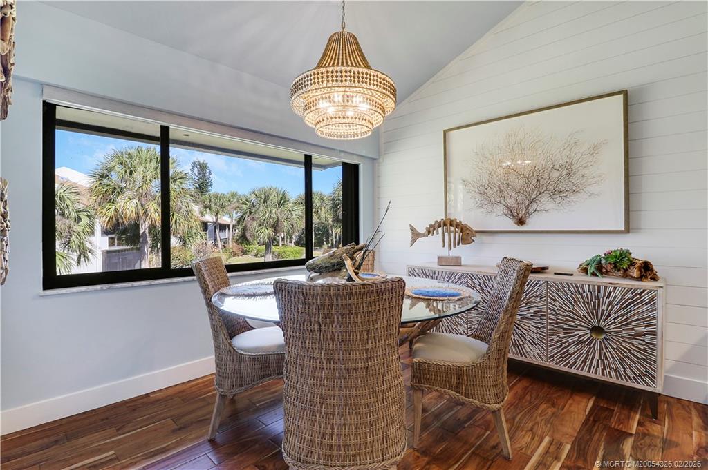 1600 NE Dixie Highway 4-206