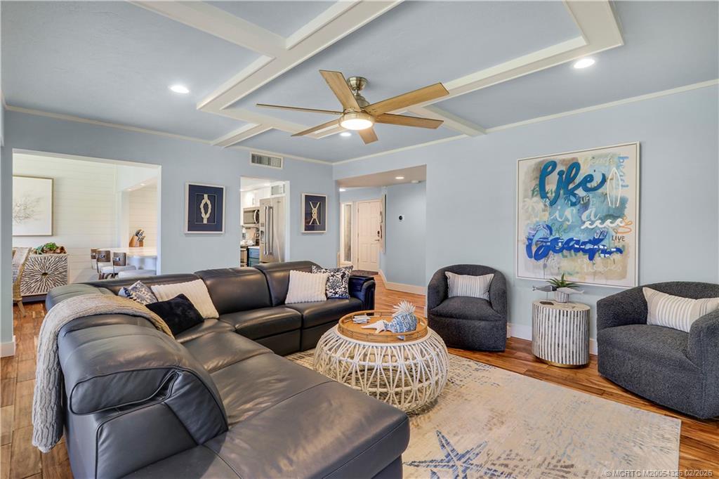 1600 NE Dixie Highway 4-206