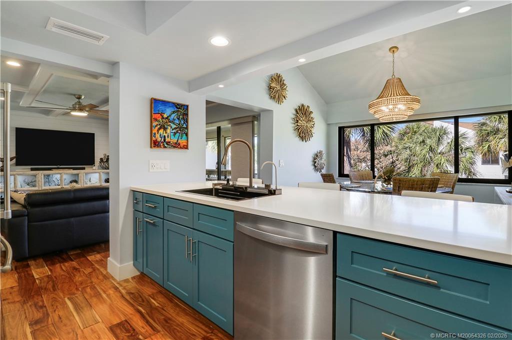 1600 NE Dixie Highway 4-206