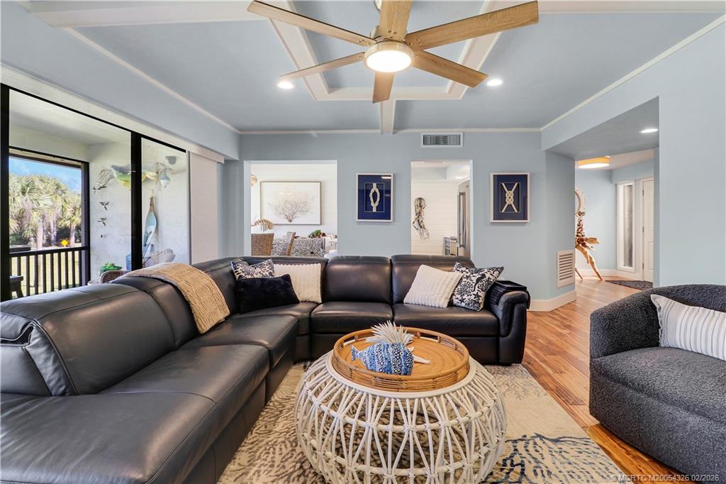 1600 NE Dixie Highway 4-206