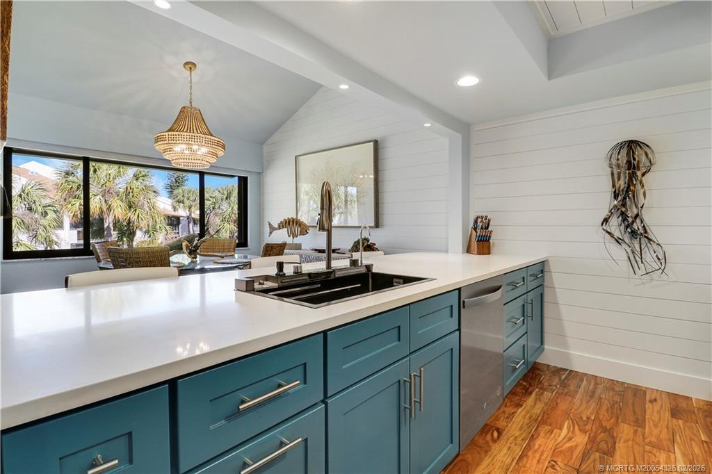 1600 NE Dixie Highway 4-206