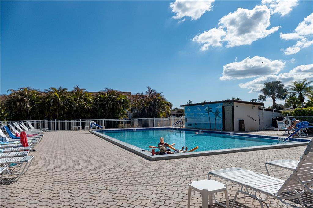 6531 SE Federal Highway Q101