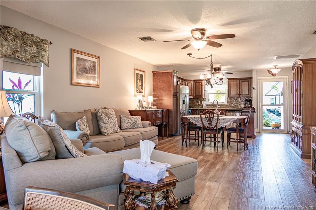 6531 SE Federal Highway Q101