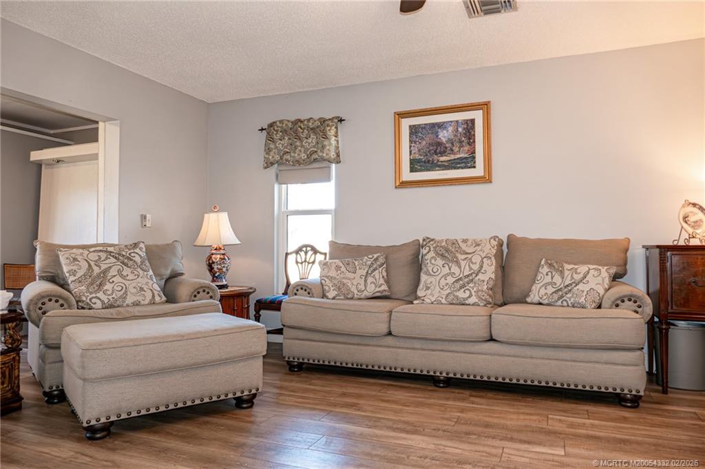 6531 SE Federal Highway Q101