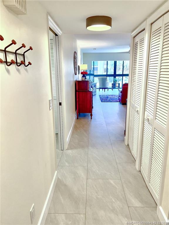 162 SE Saint Lucie Blvd 204B