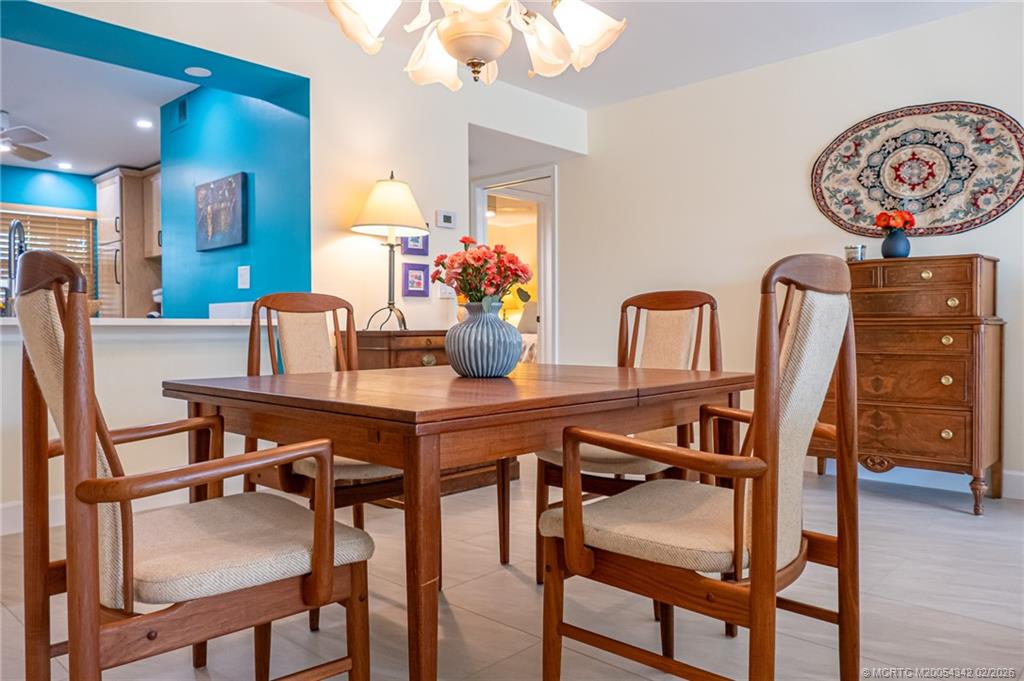 162 SE Saint Lucie Blvd 204B