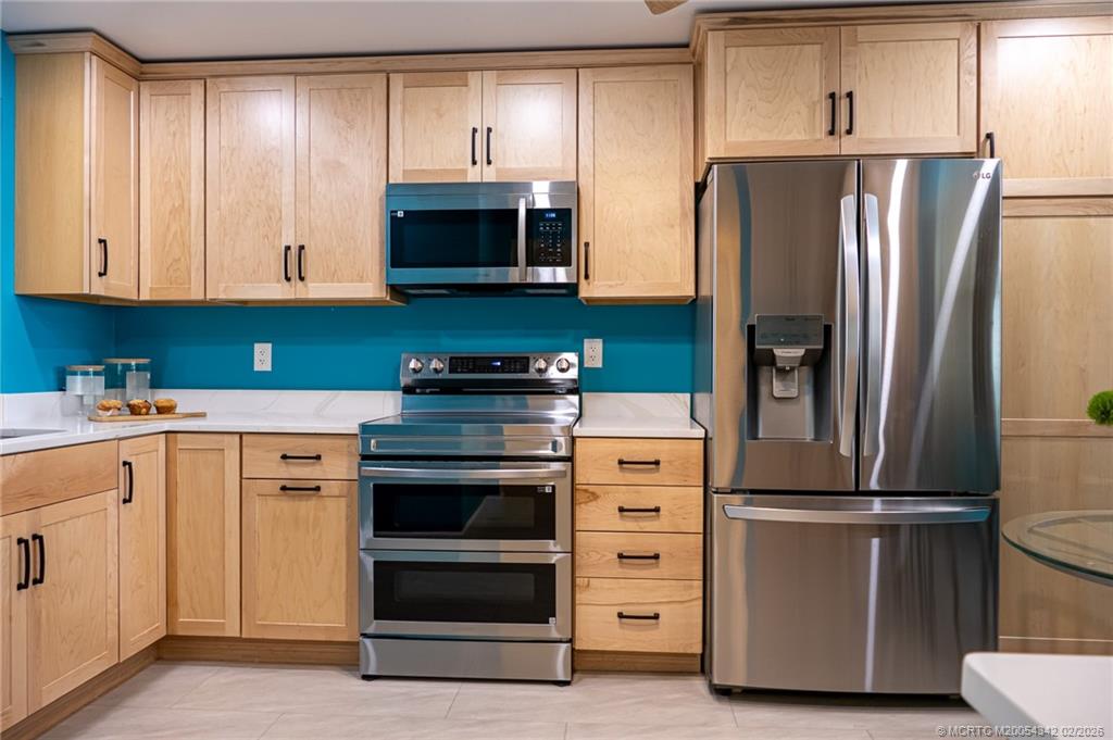 162 SE Saint Lucie Blvd 204B