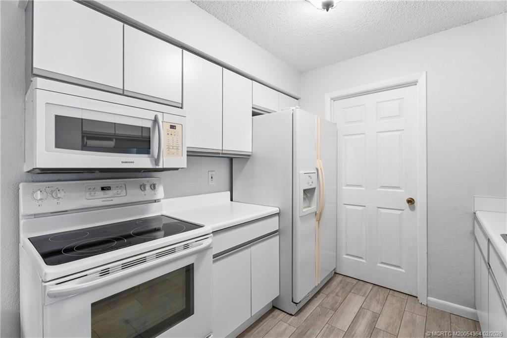 3907 NW Cinnamon Tree Circle