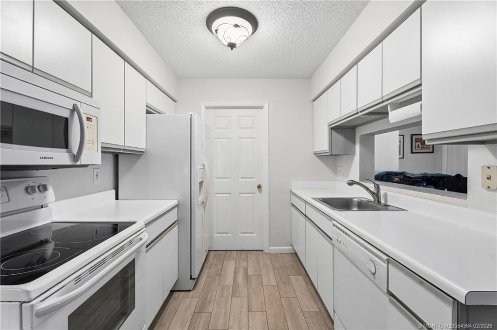 3907 NW Cinnamon Tree Circle