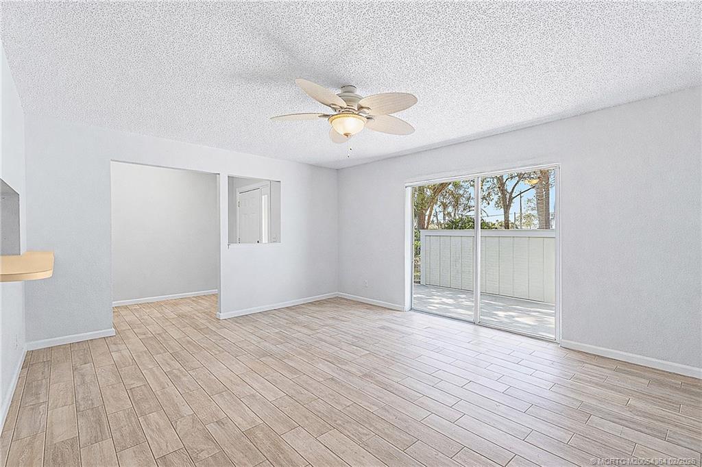 3907 NW Cinnamon Tree Circle