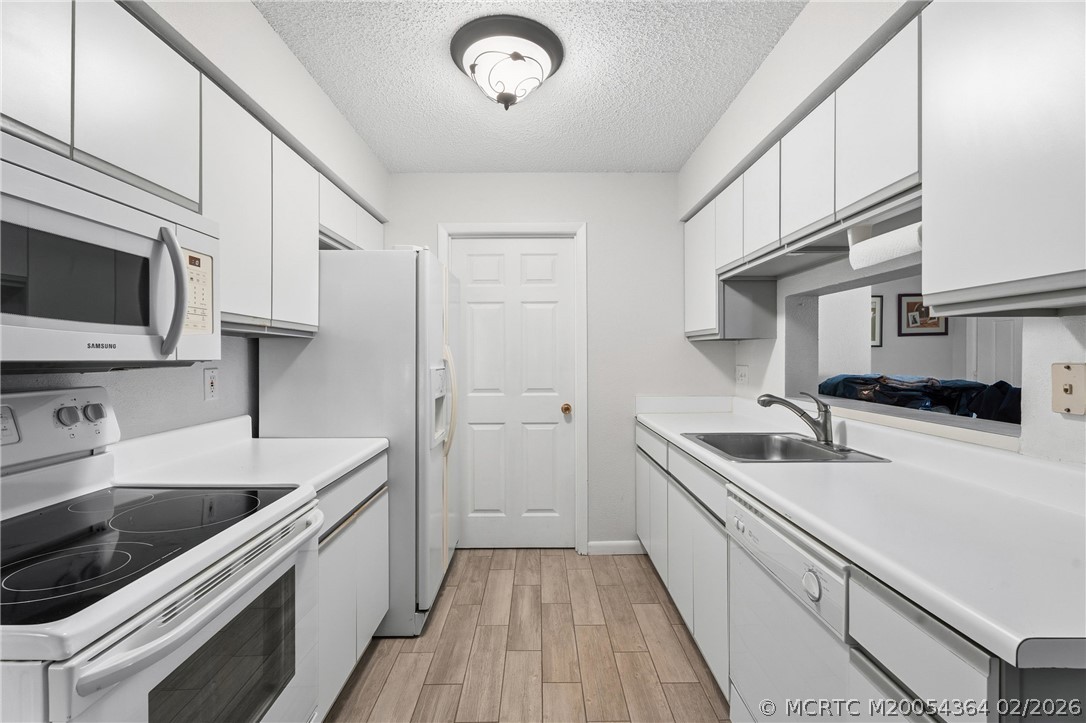 3907 NW Cinnamon Tree Circle
