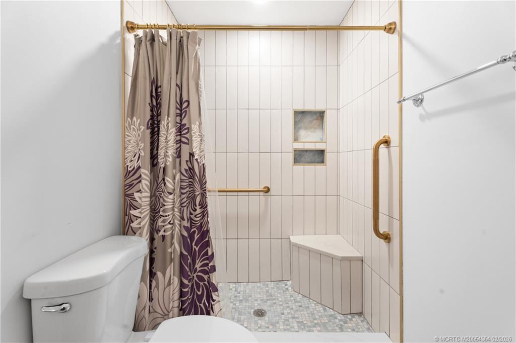 3907 NW Cinnamon Tree Circle