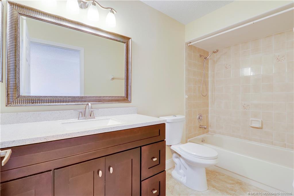 2086 SW Olympic Club Terrace