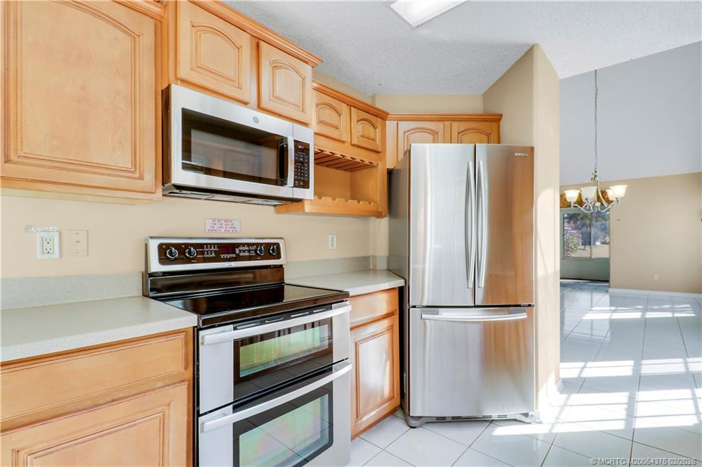 2086 SW Olympic Club Terrace