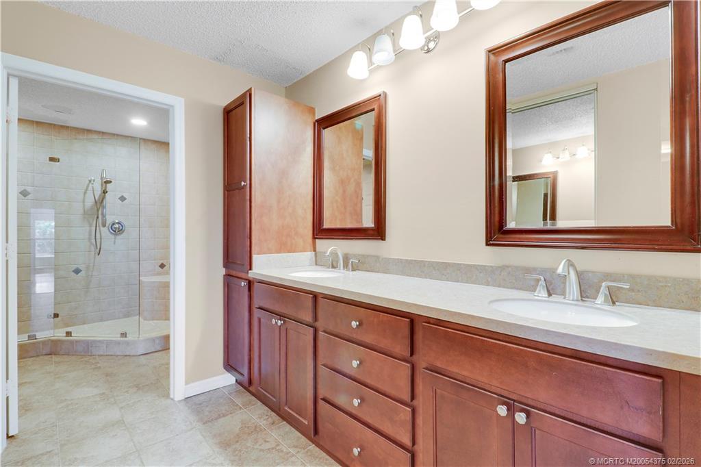 2086 SW Olympic Club Terrace