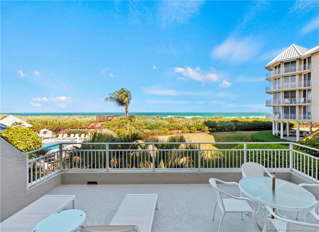 579 NE Plantation Road 103