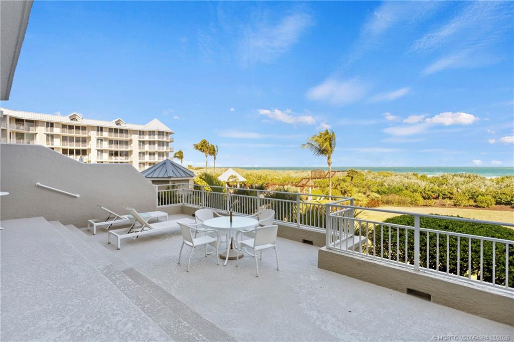 579 NE Plantation Road 103