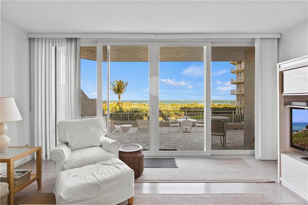 579 NE Plantation Road 103