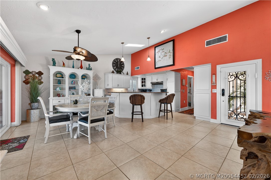 1811 Bayshore Drive