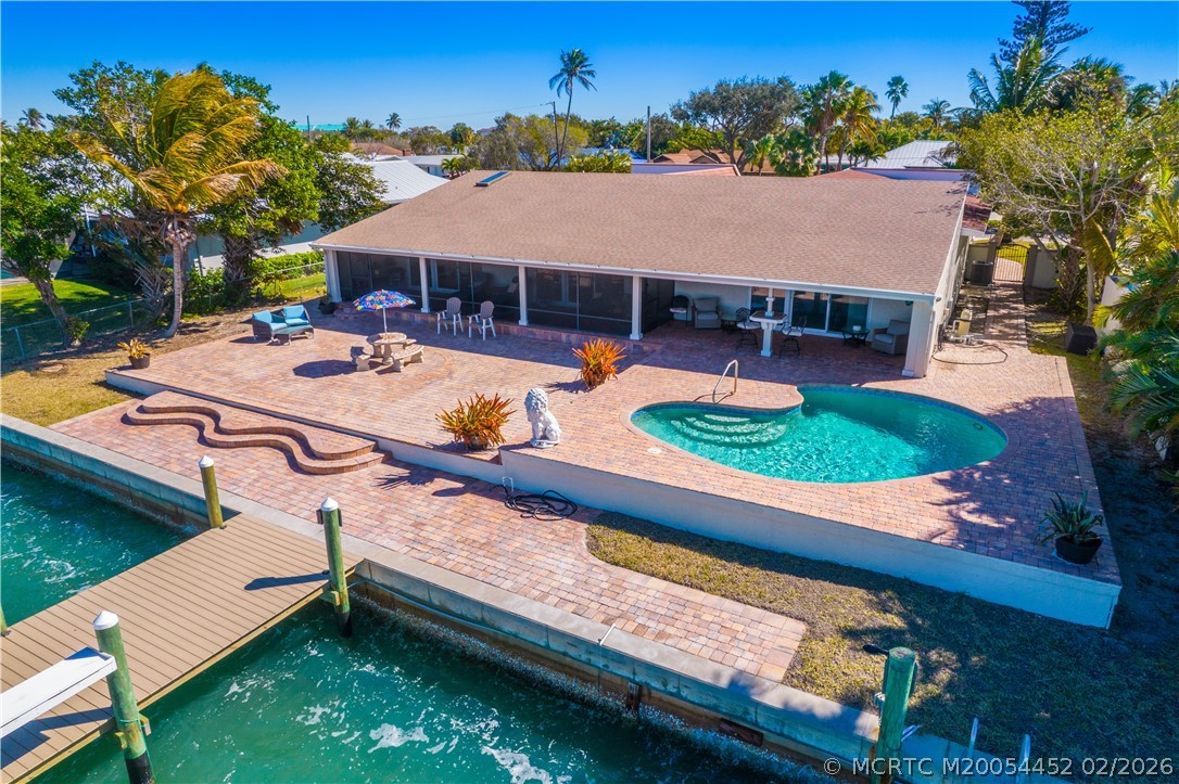 1811 Bayshore Drive
