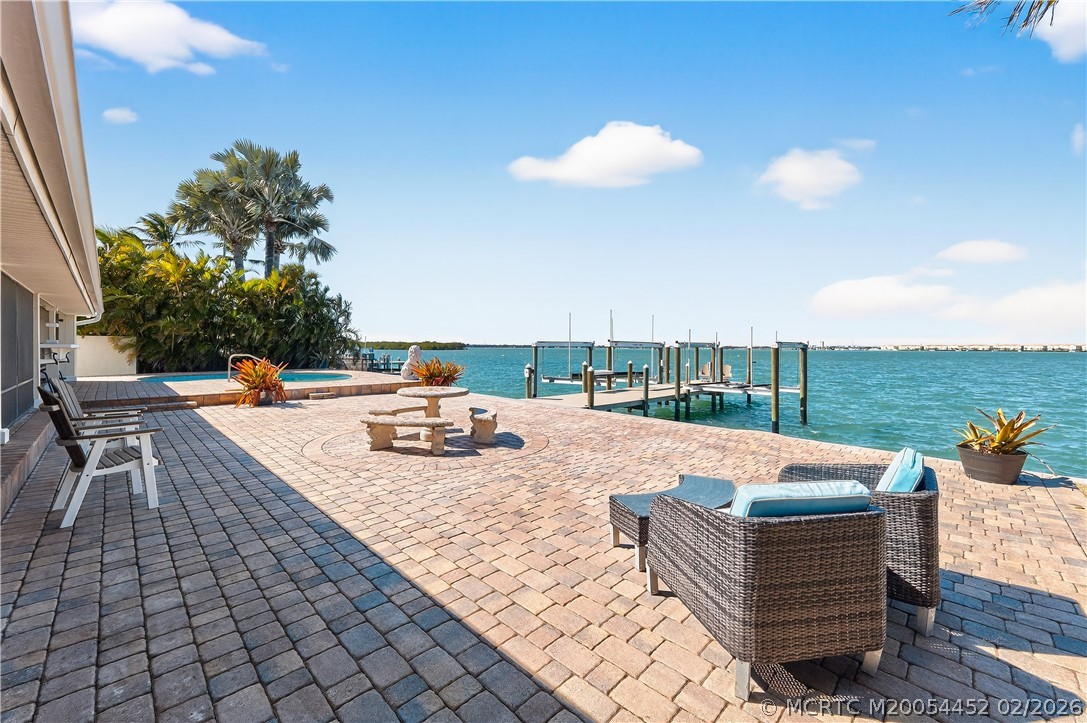 1811 Bayshore Drive