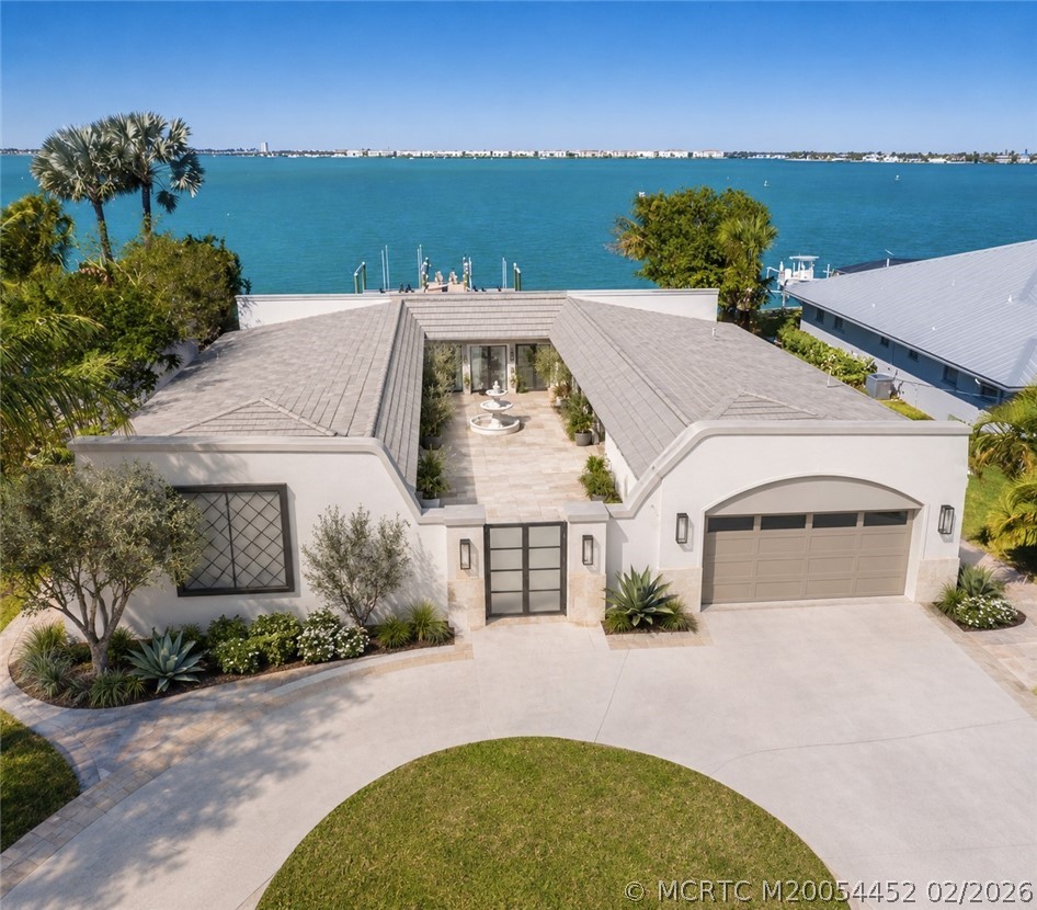 1811 Bayshore Drive