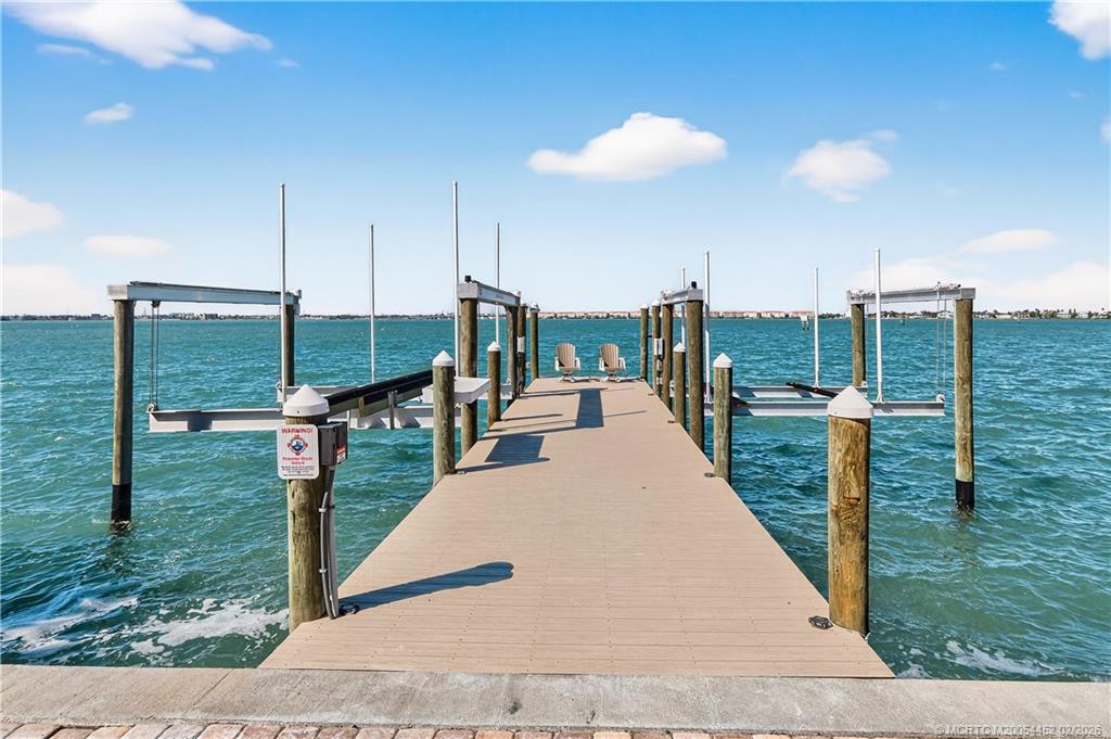 1811 Bayshore Drive