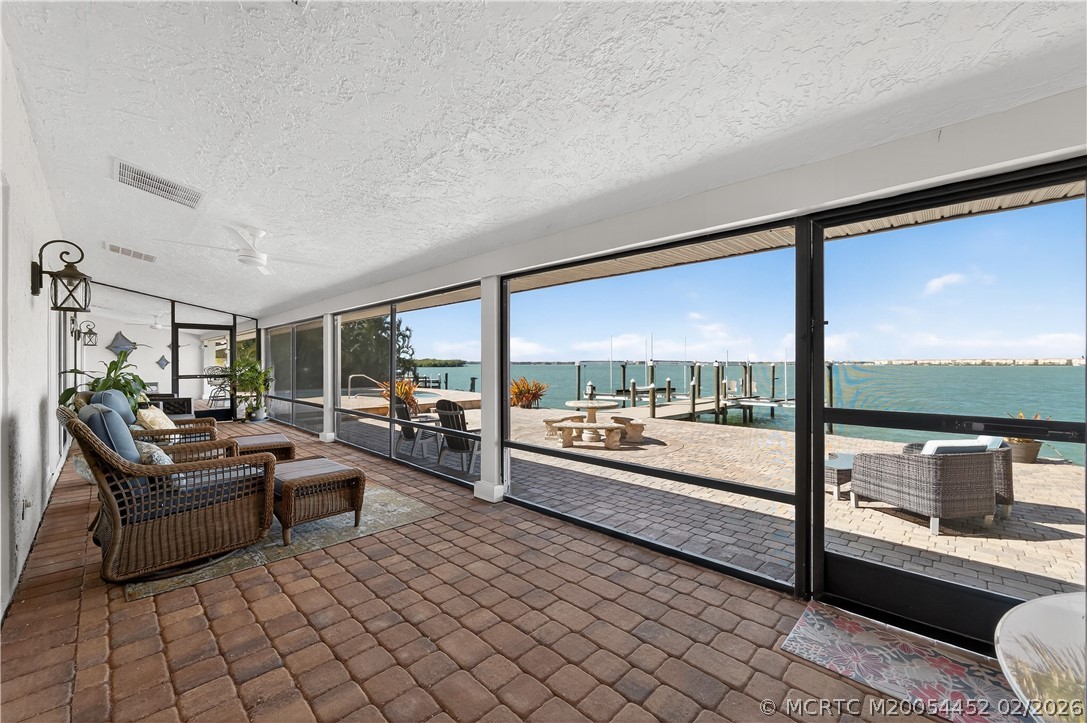 1811 Bayshore Drive