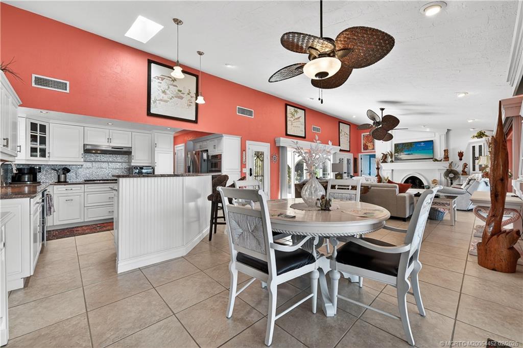 1811 Bayshore Drive