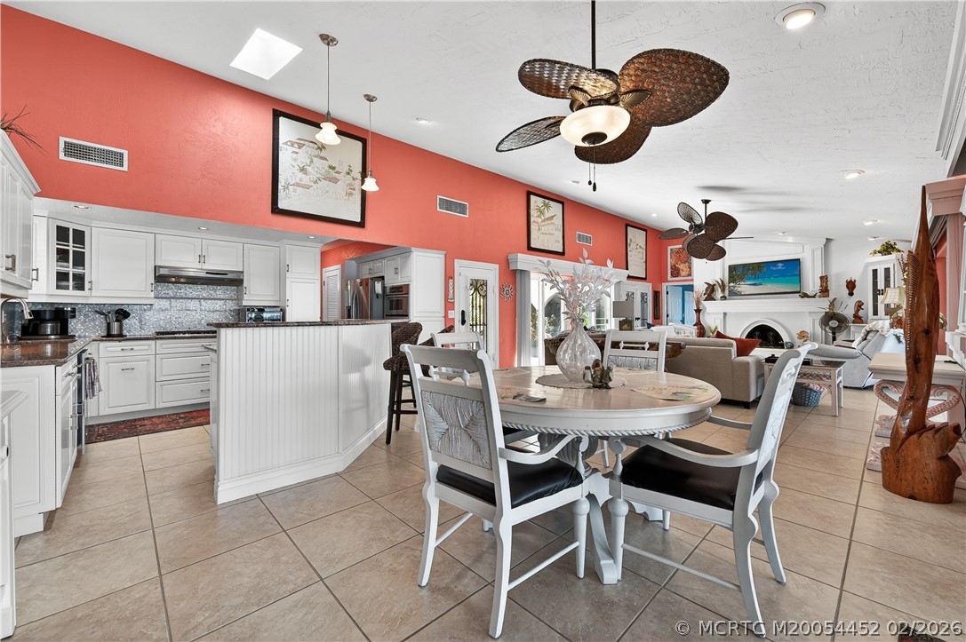 1811 Bayshore Drive
