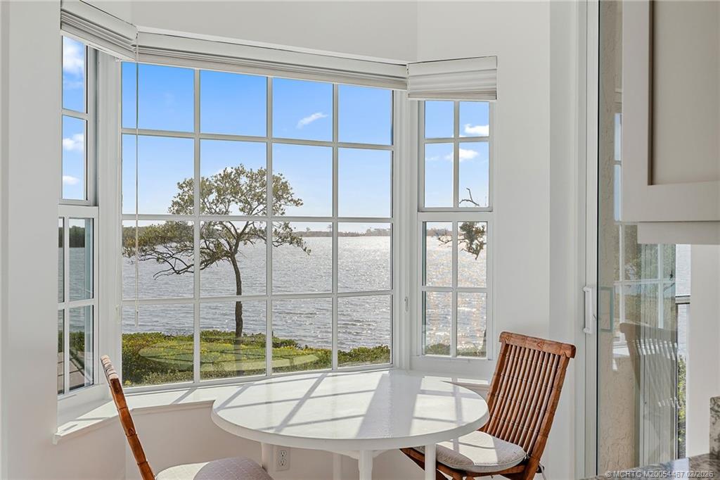 5800 NE Island Cove Way 2202