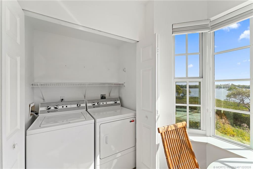 5800 NE Island Cove Way 2202