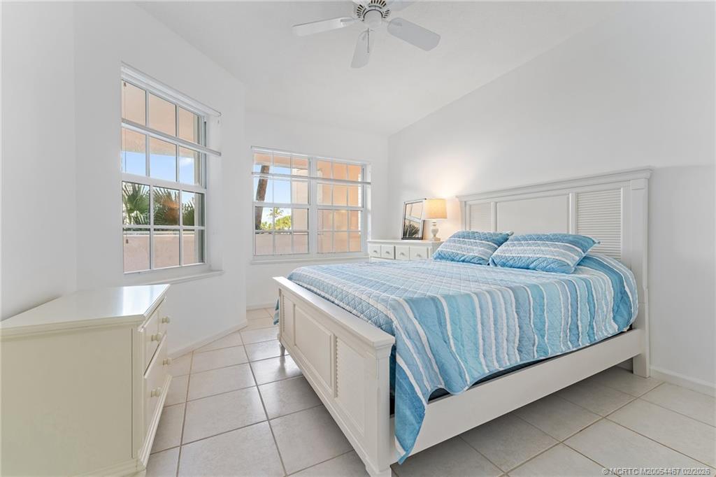 5800 NE Island Cove Way 2202