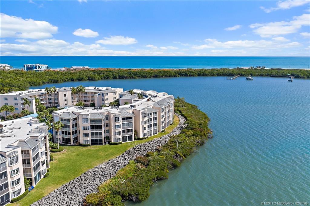 5800 NE Island Cove Way 2202