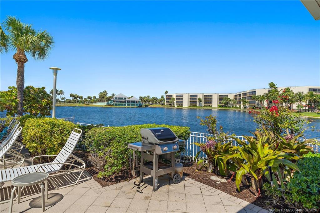 5800 NE Island Cove Way 2202