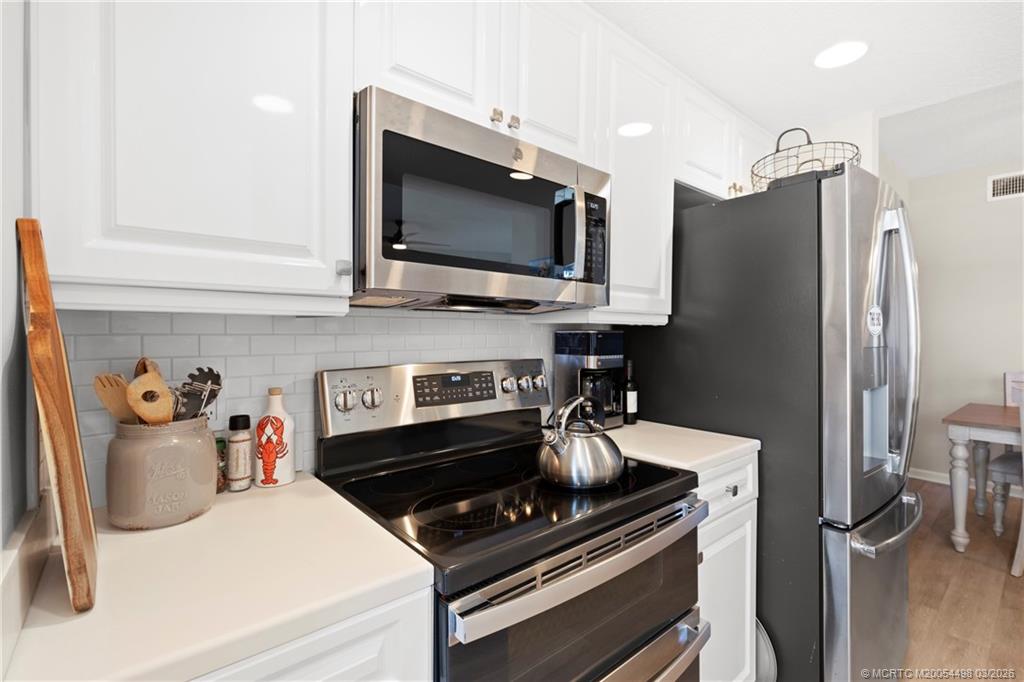 5799 NE Island Cove Way 1106