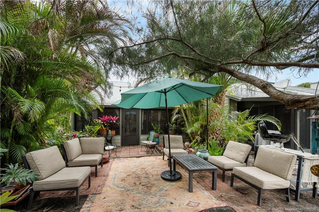 3293 NE Holly Creek Drive