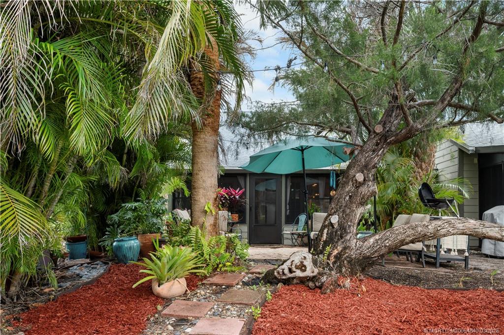 3293 NE Holly Creek Drive