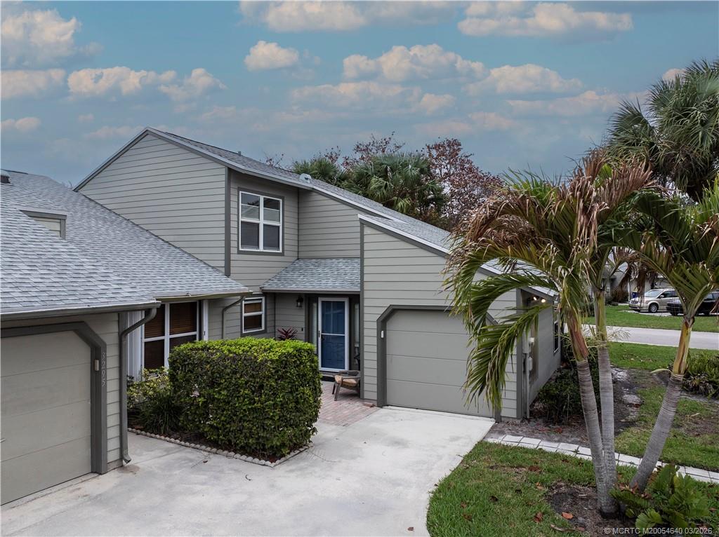 3293 NE Holly Creek Drive