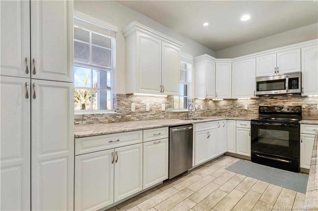 5352 SE Nassau Terrace