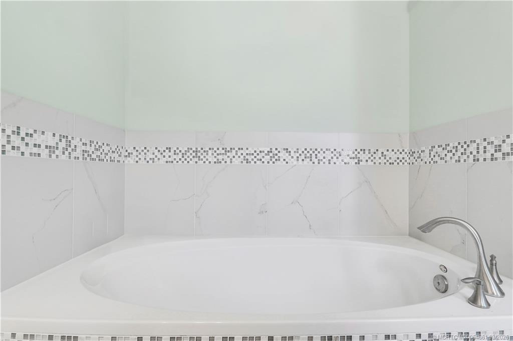 5352 SE Nassau Terrace