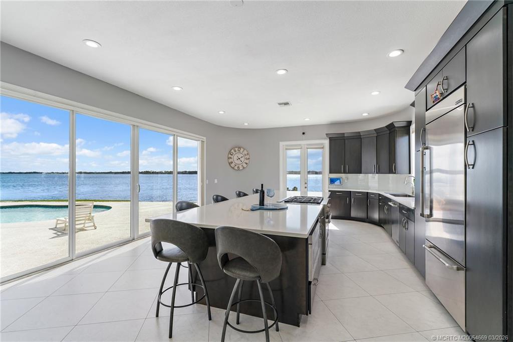 2318 NW Bay Colony Ct